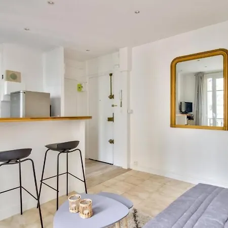 Flat Near Porte Clignancourt Metro Station *